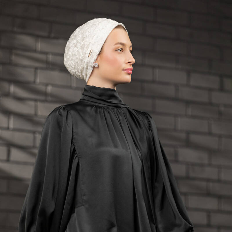 Roses Off-White Turban